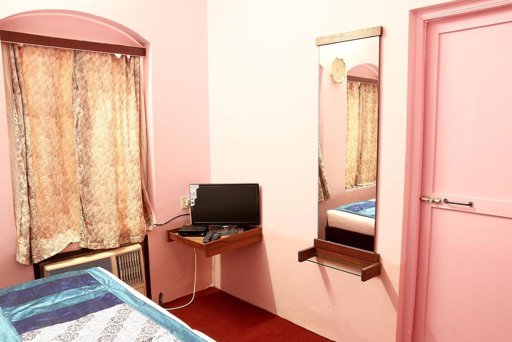 Oyo 2967 Bella Vista Hotel Kolkata Bagian luar foto