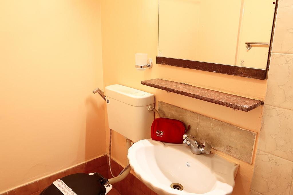Oyo 2967 Bella Vista Hotel Kolkata Bagian luar foto