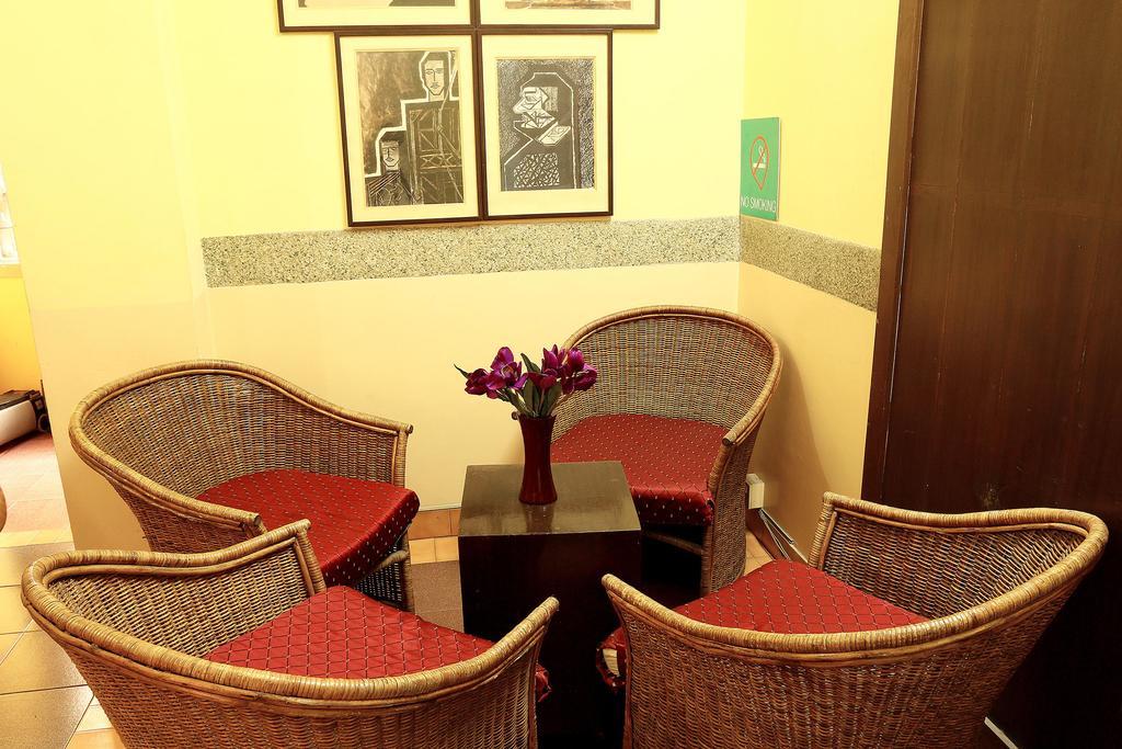 Oyo 2967 Bella Vista Hotel Kolkata Bagian luar foto